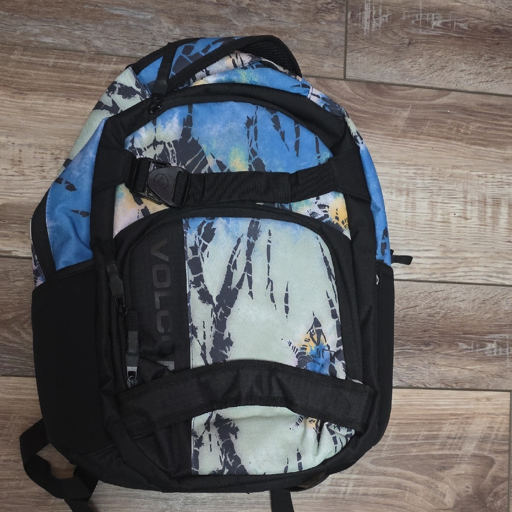 NWT Volcom Everstone Skate Backpack. Sick Pastel Thai Dye Colors W/a Black Base